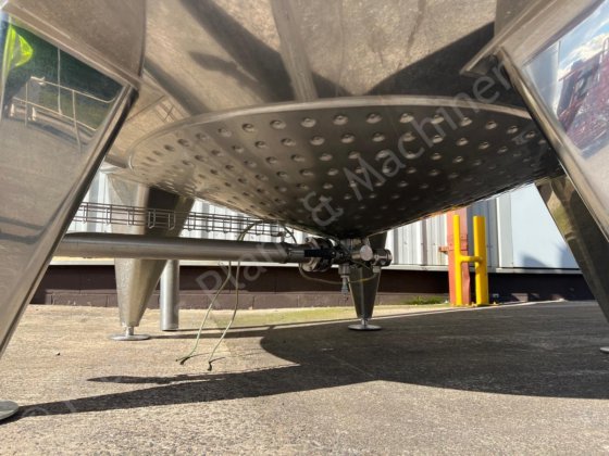 15,000 升不锈钢夹套罐，带顶部安装的桨式搅拌器