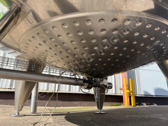 15,000 升不锈钢夹套罐，带顶部安装的桨式搅拌器