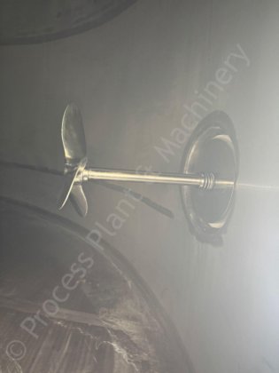 60,000 升不锈钢夹套型绝缘和包覆液体储存筒仓