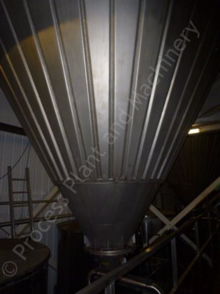 215,000リットル ステンレス製断熱クラッド液体貯蔵サイロ