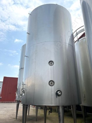 30,500 升带式搅拌机的不锈钢保温包层罐