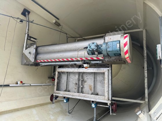 80 立方米不锈钢保温包覆立式粉末筒仓