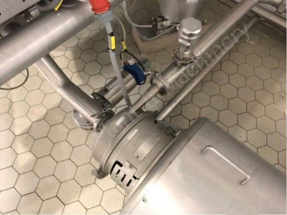 4,000升QB食品技术夹套式高剪切混合器，安装在称重传感器上