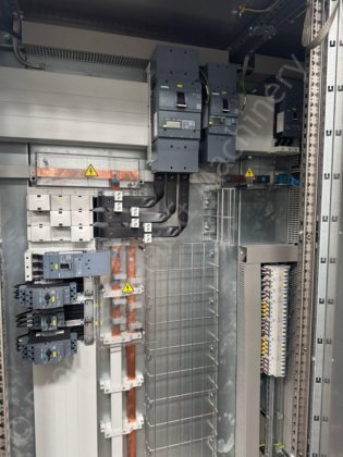 未使用のテトラパックMCCキャビネット