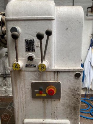 1,000公斤丝凯博格旋转式奶油搅拌器