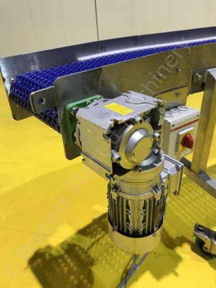 3.8米长的不锈钢模块化皮带驱动的移动式输送机