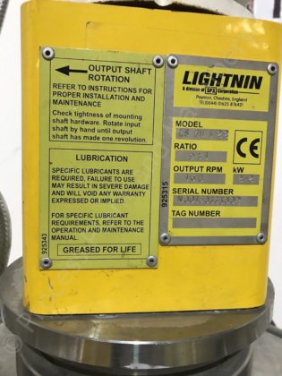 200升316级不锈钢罐，顶部安装有Lightin混合器