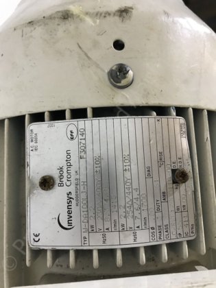 200升316级不锈钢罐，顶部安装有Lightin混合器