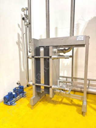 アルファ・ラバル DC-1000L AM10熱交換器付き真空脱気システム
