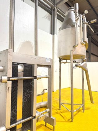 アルファ・ラバル DC-1000L AM10熱交換器付き真空脱気システム
