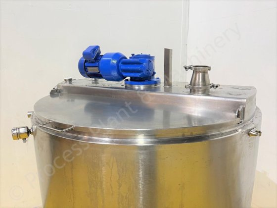 1,400升不锈钢夹套罐，带顶部安装的多桨混合器