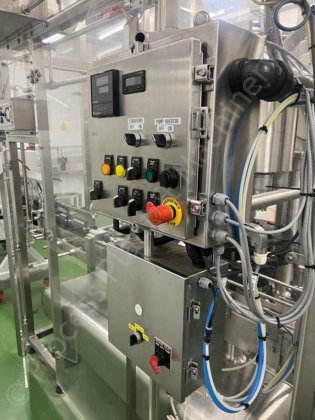 2014 フェデラル 12-4 ガラス・プラスチック回転式充填ライン -