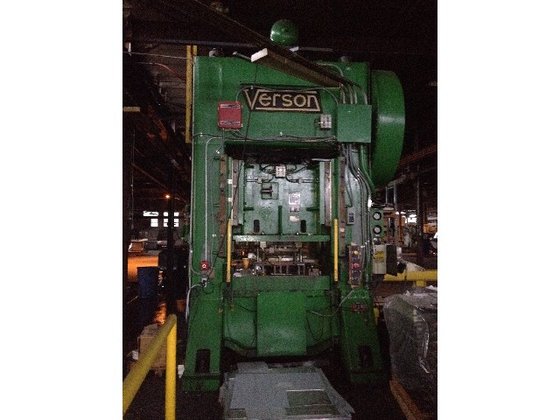 300 ton Verson 48"x42" Used