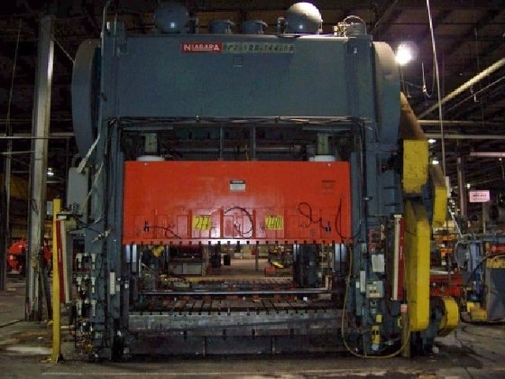 500 ton Niagara 144"x60" Used
