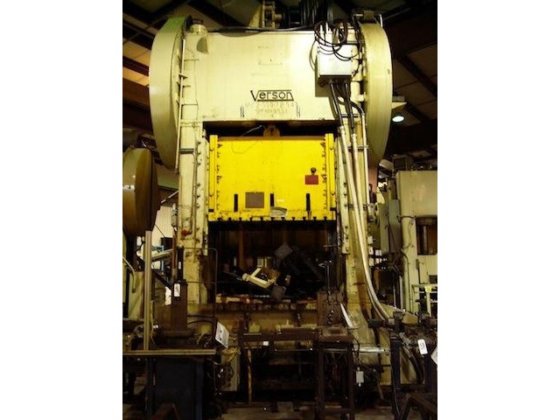 500 ton Verson 72"x54" Used
