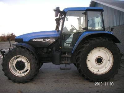 New Holland TM 165 in