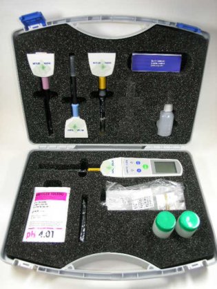 梅特勒-托利多 MX300 万用表，用于测量 ph、ORP、DO、Cond 和