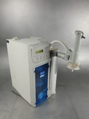 Millipore 水纯化系统，Milli Q Academic 型。