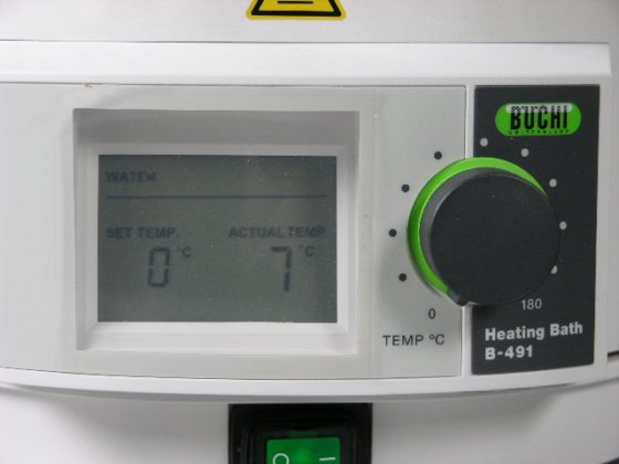 配备 V-850 控制器的 Buchi R-210