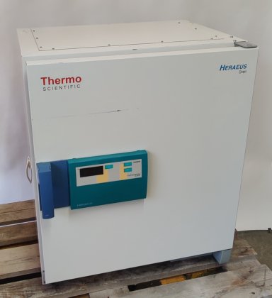 贺利氏 B12 培养箱，131 升