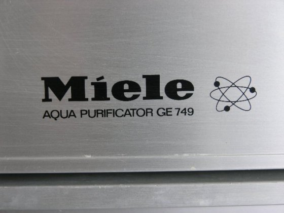 带滤芯的 Miele GE749 净化器
