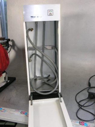 带滤芯的 Miele GE749 净化器