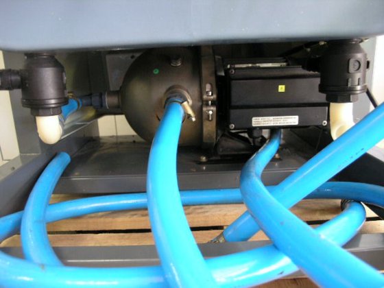 配备 RiOs 16 和远程显示屏的密理博密理博 SDS