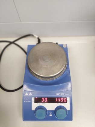 IKA RET 基本型磁力搅拌器，带加热和磁力搅拌子