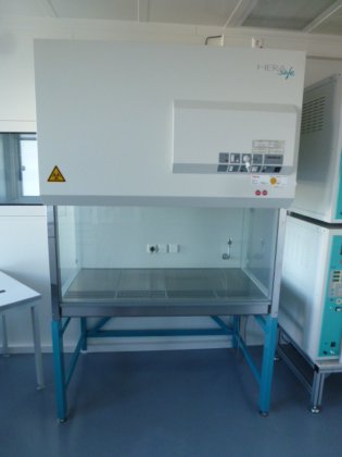 Thermo Heraeus Herasafe HS12 安全柜