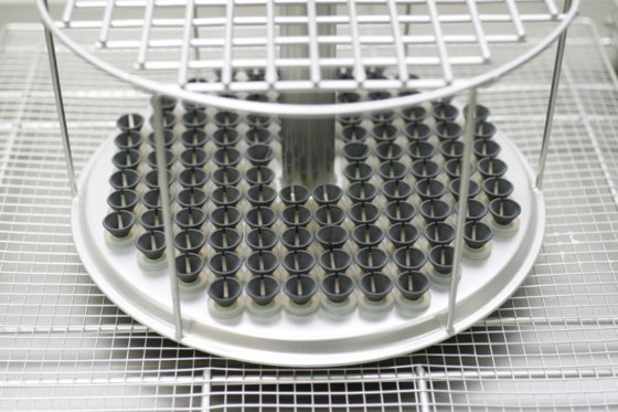 用于 116 支移液管的 Miele E406