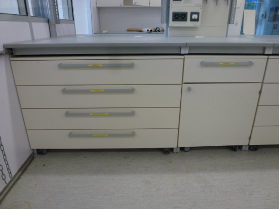 Walder MC6 实验室家具（配有电源板