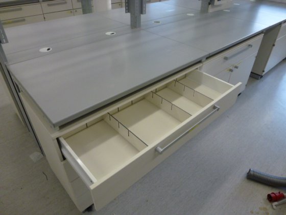 Walder MC6 实验室家具（配有电源板