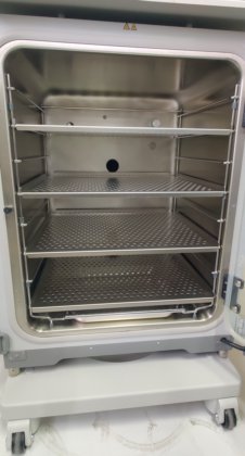 2 个新的 Eppendorf CellXpert C170i