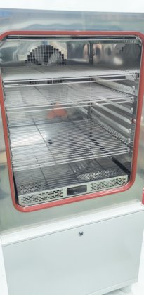 带湿度控制装置的贺利氏沃世 HC 2033 气候试验箱