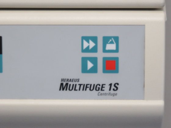 贺利氏多功能离心机 1S 配有 TTH400 旋转式转子和