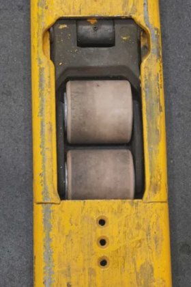 永恒力低叉车驾驶室