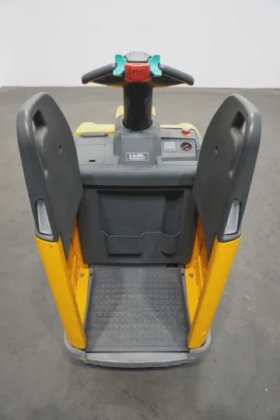 永恒力低叉车驾驶室