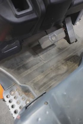 丰田三轮前装载机