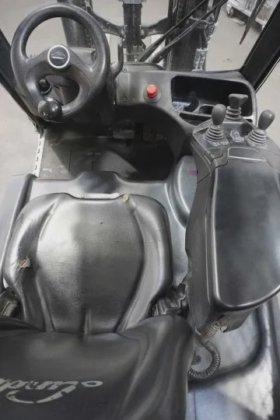 林德三轮前叉车