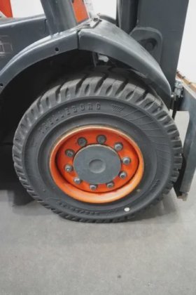 林德四轮前叉车