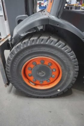 林德四轮前叉车