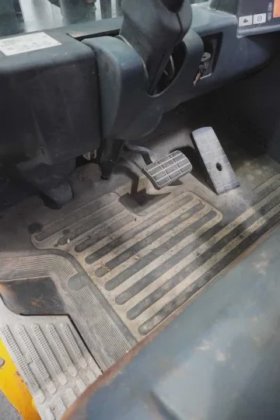 永恒力四轮前叉车