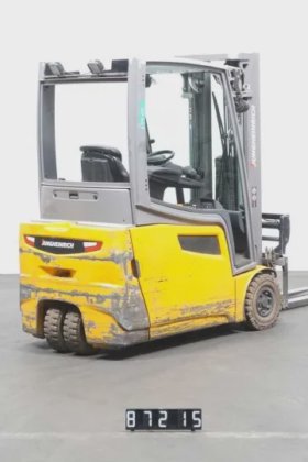 永恒力三轮前叉车