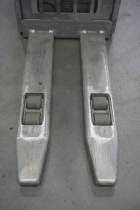 永恒力高举升卡车驾驶室