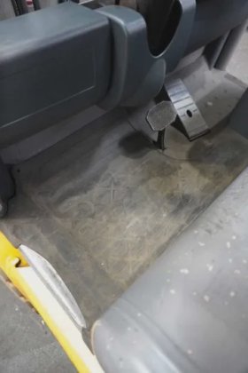 永恒力三轮前叉车