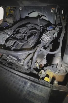 耶鲁四轮前装载机