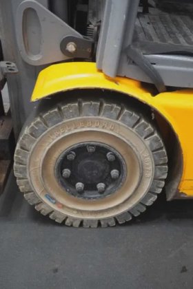 永恒力三轮前叉车