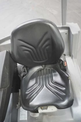 永恒力三轮前叉车