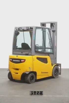 永恒力四轮前叉车