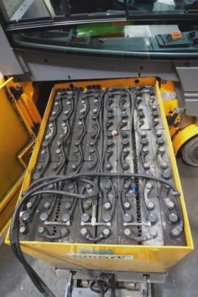 永恒力四轮前叉车